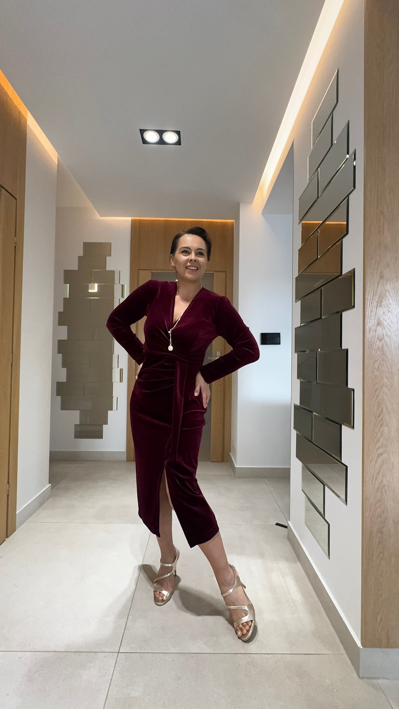 Welurowy "cukiereczk"w kolorze wina