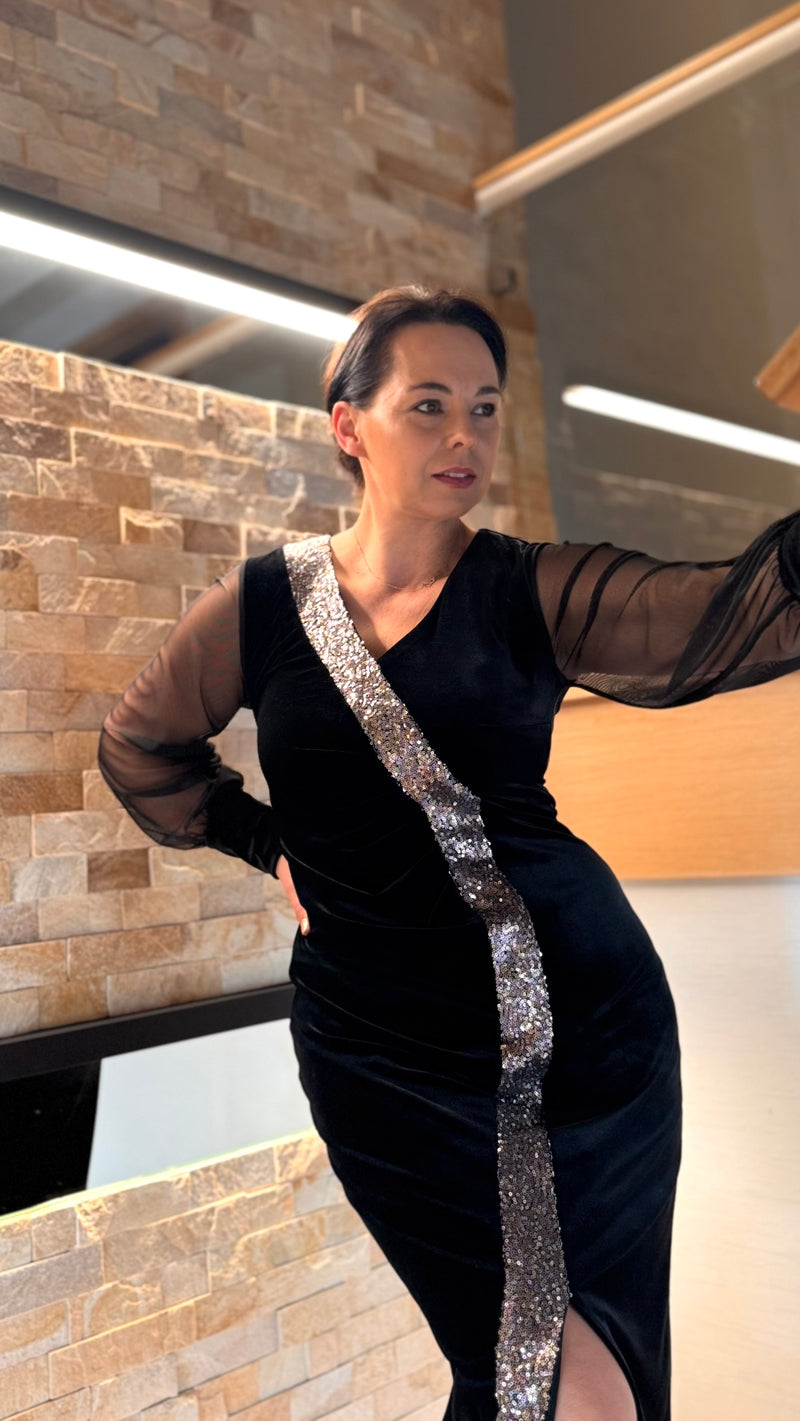 Ekskluzywna sukienka welurowa z ozdobnym pasem cekinowym